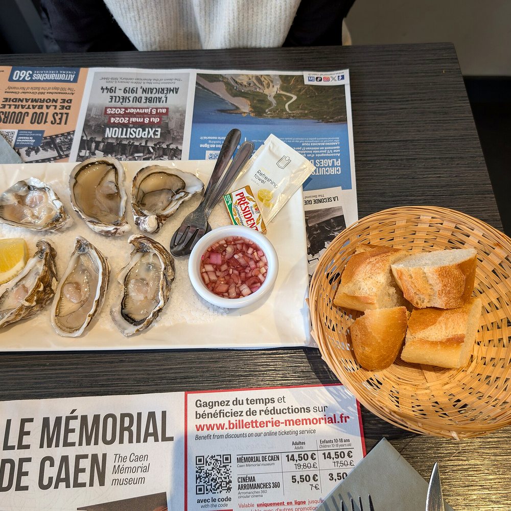 Fresh Oyster Platter — 12 Pieces